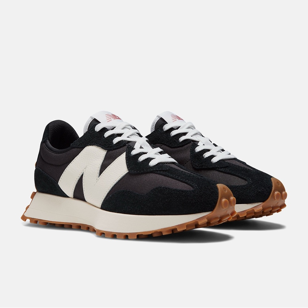 Women’s New Balance 327 Sneakers Black & Mineral Red Size 8